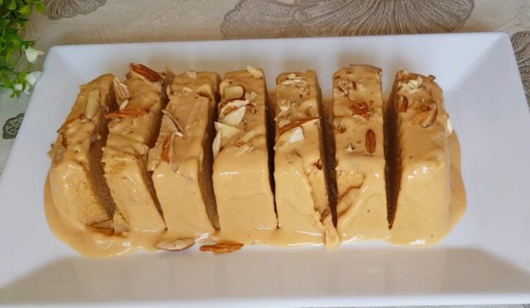 Malia kulfi served in a plate