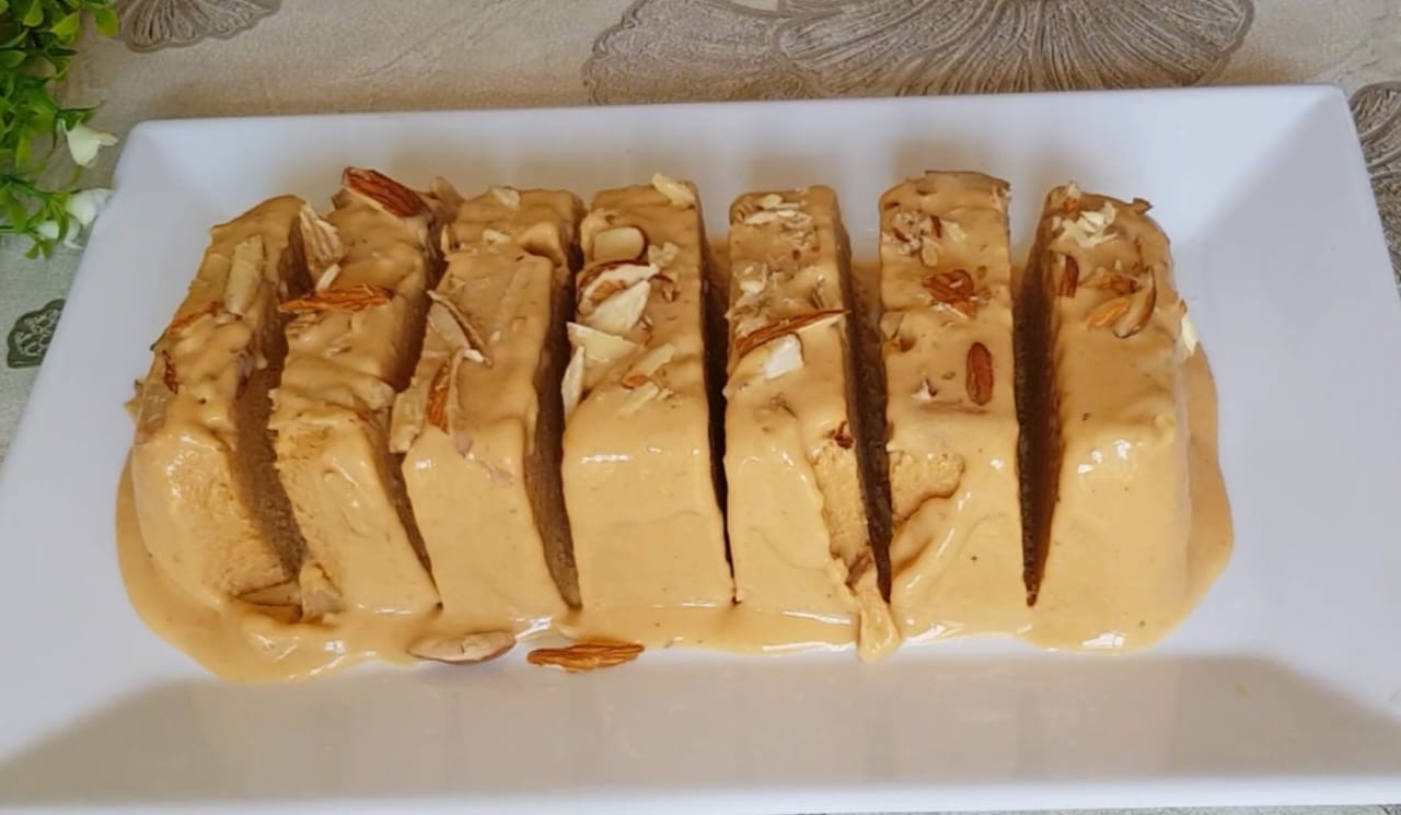Malia kulfi served in a plate